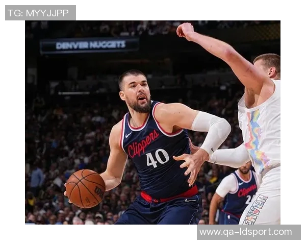 穆雷力竭拼搏全场狂砍34分11板末节独得13分展现超强韧性 穆雷力竭拼搏全场狂砍34分11板末节独得13分展现超强韧性