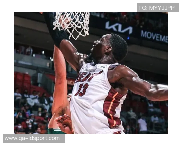 奇兵萨隆替补出战22分钟狂砍21分三分球命中率高达833