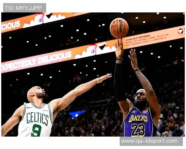 詹姆斯专注提升接球投篮能力预计无球打法将迎来生涯新高峰