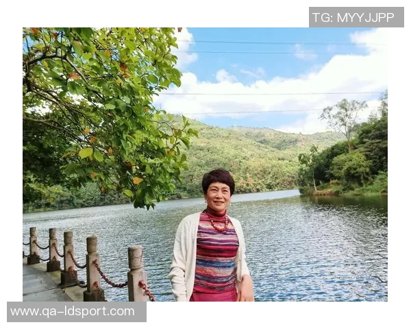 十月庆生，岁月如歌，热爱生活的每一天依然闪耀光芒